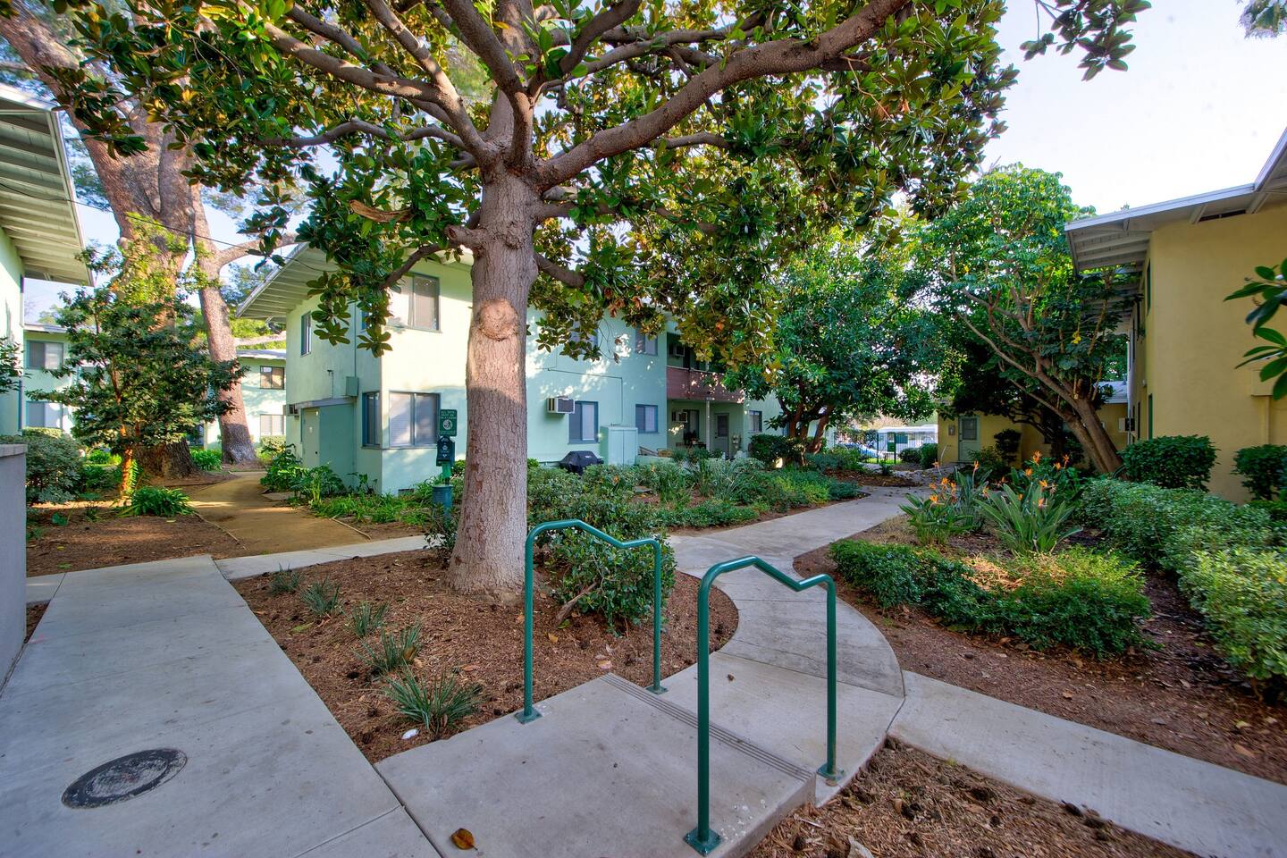 , an Airbnb-friendly apartment in Sherman Oaks, CA