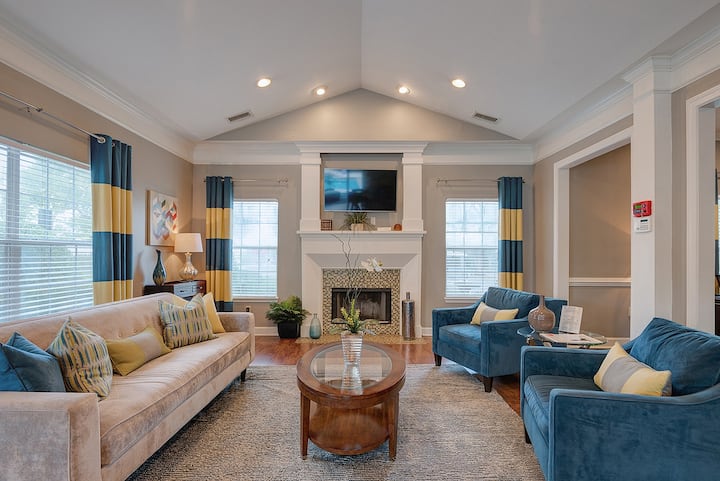 RGVtYW5kUGljdHVyZToyMzgxNDM3NDY2