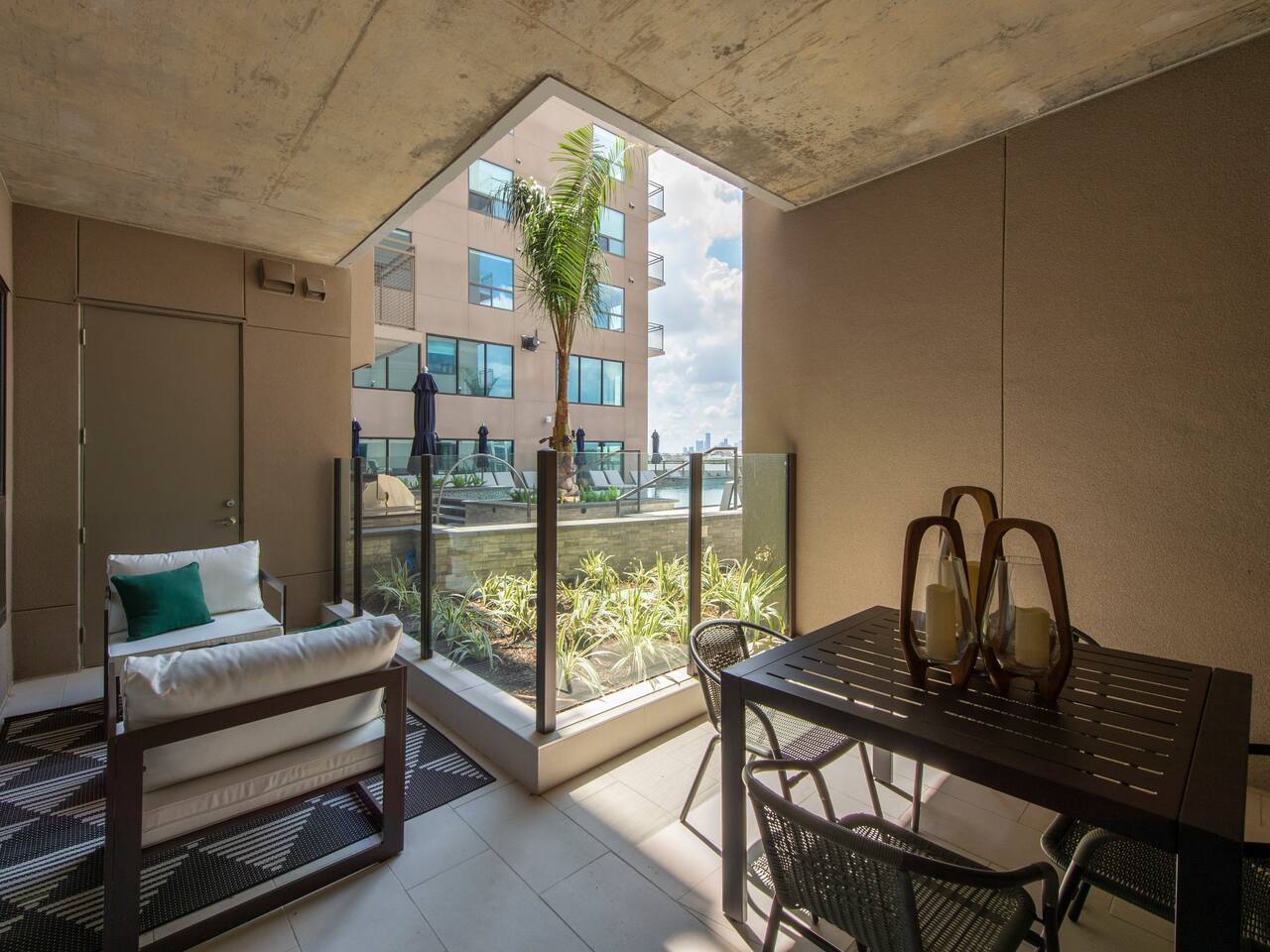 , an Airbnb-friendly apartment in Houston, TX