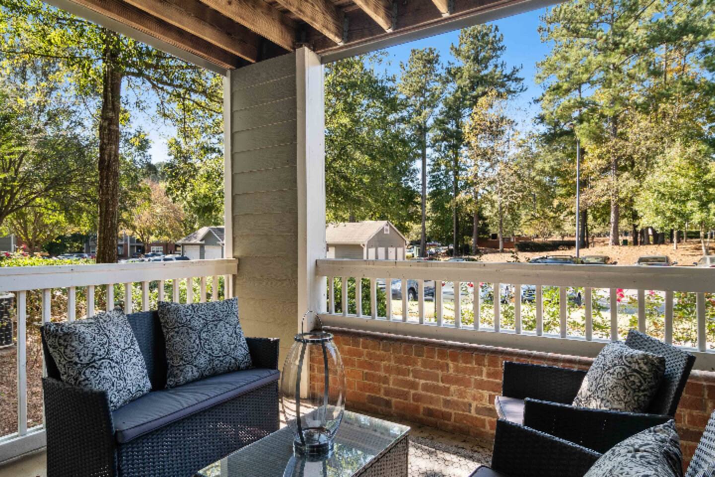 , an Airbnb-friendly apartment in Acworth, GA