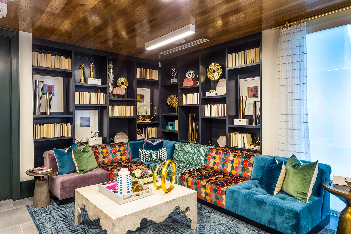 , an Airbnb-friendly apartment in Houston, TX