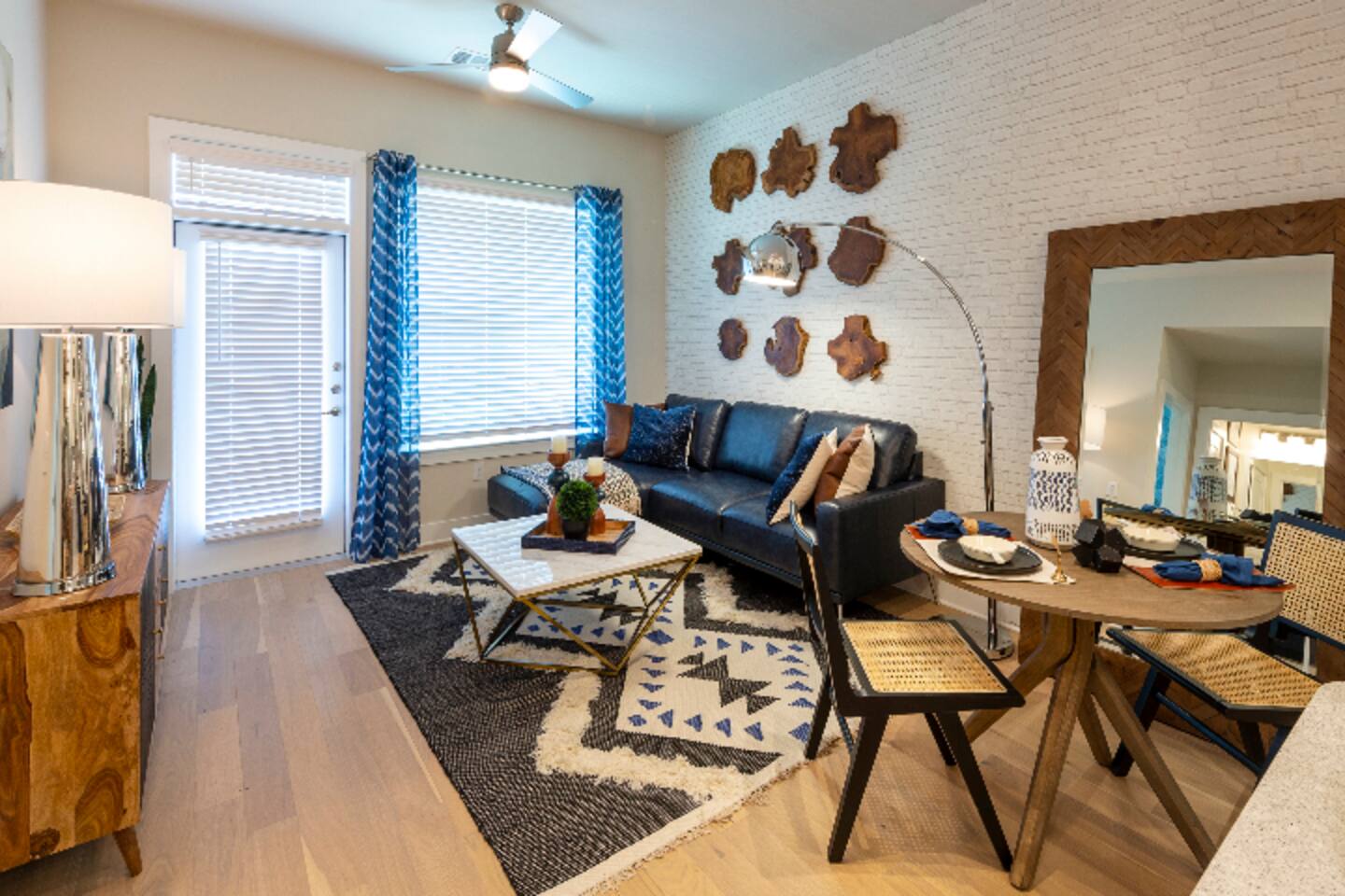 , an Airbnb-friendly apartment in Houston, TX