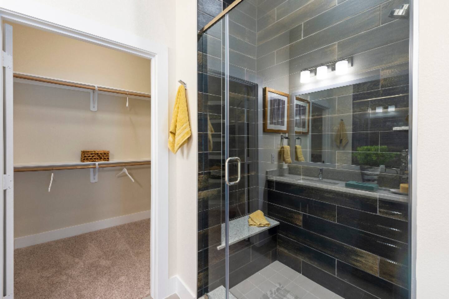 , an Airbnb-friendly apartment in Houston, TX