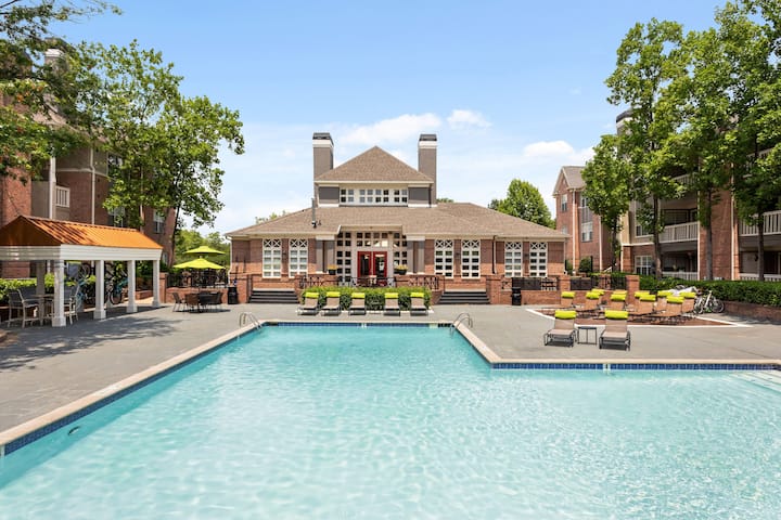 RGVtYW5kUGljdHVyZToxOTc2MzUyMTU3