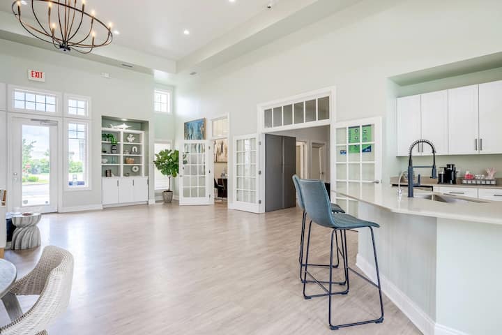 RGVtYW5kUGljdHVyZToxOTc2MzUyMzI1