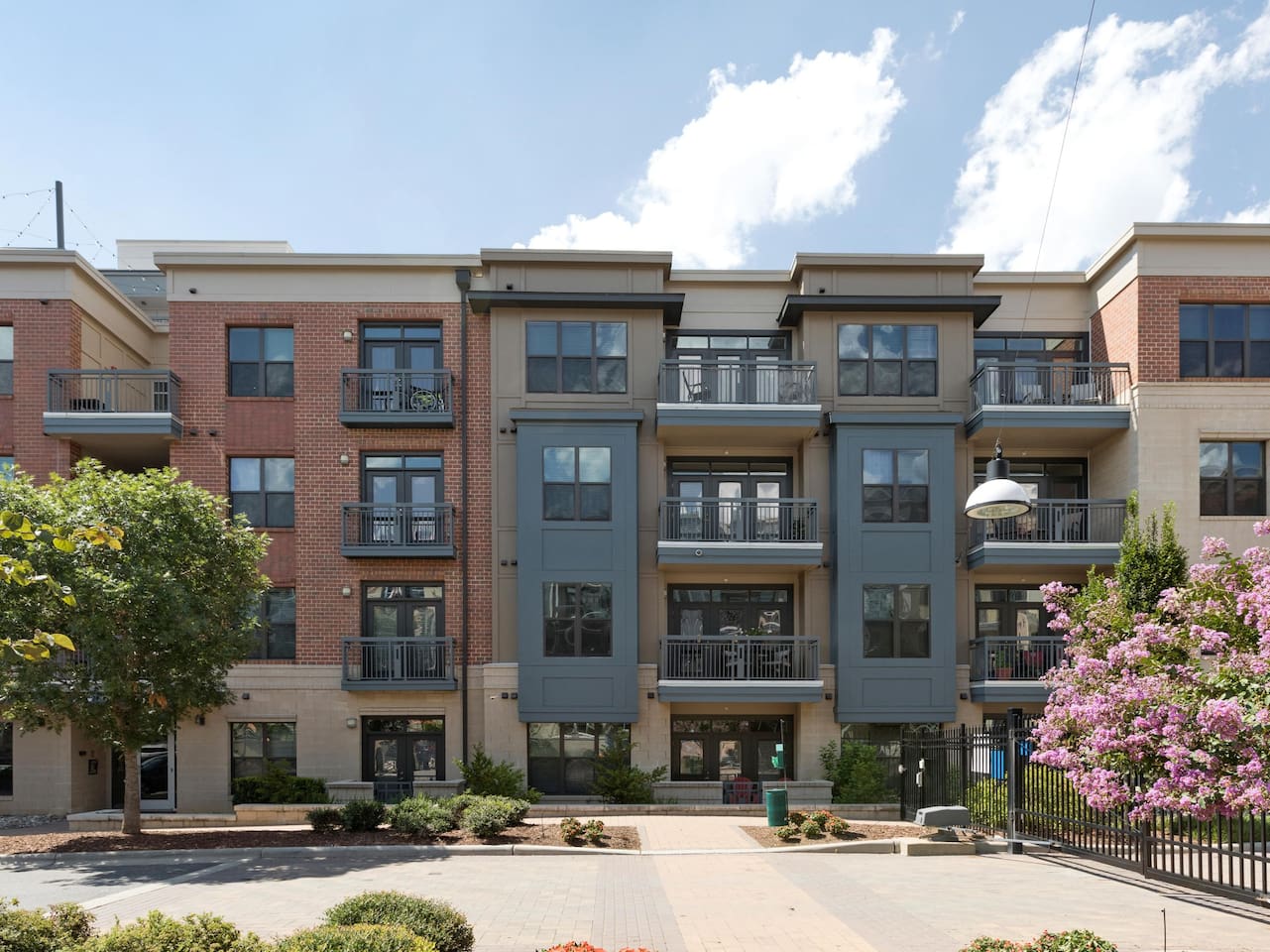 , an Airbnb-friendly apartment in Charlotte, NC