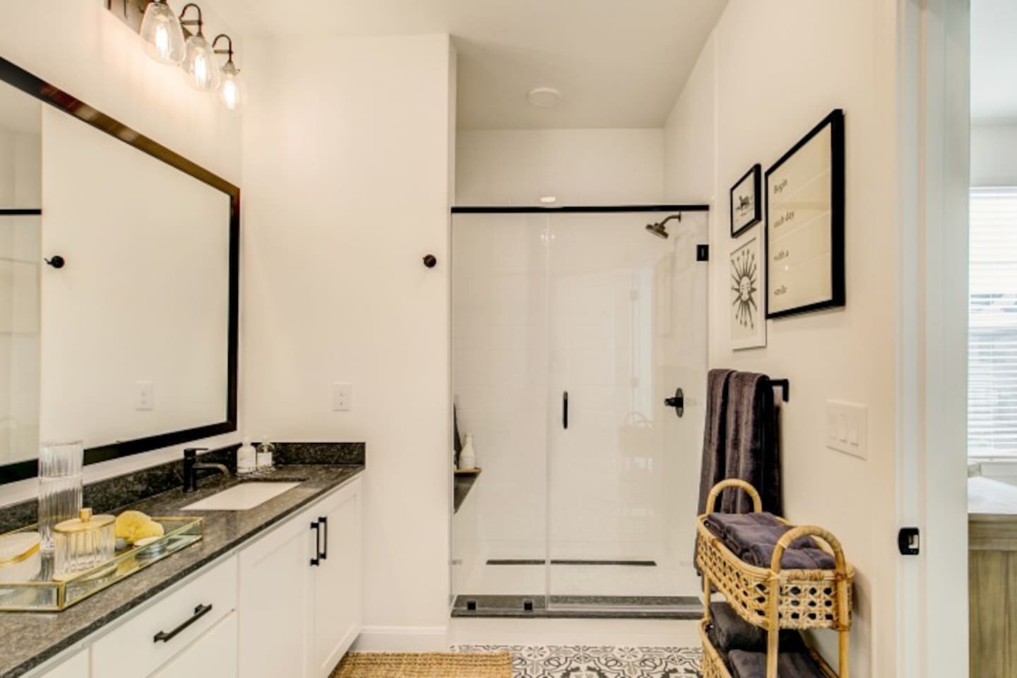 , an Airbnb-friendly apartment in Dallas, TX