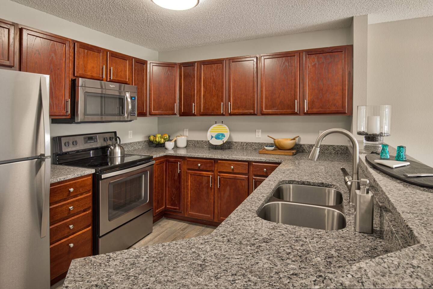 , an Airbnb-friendly apartment in Shakopee, MN