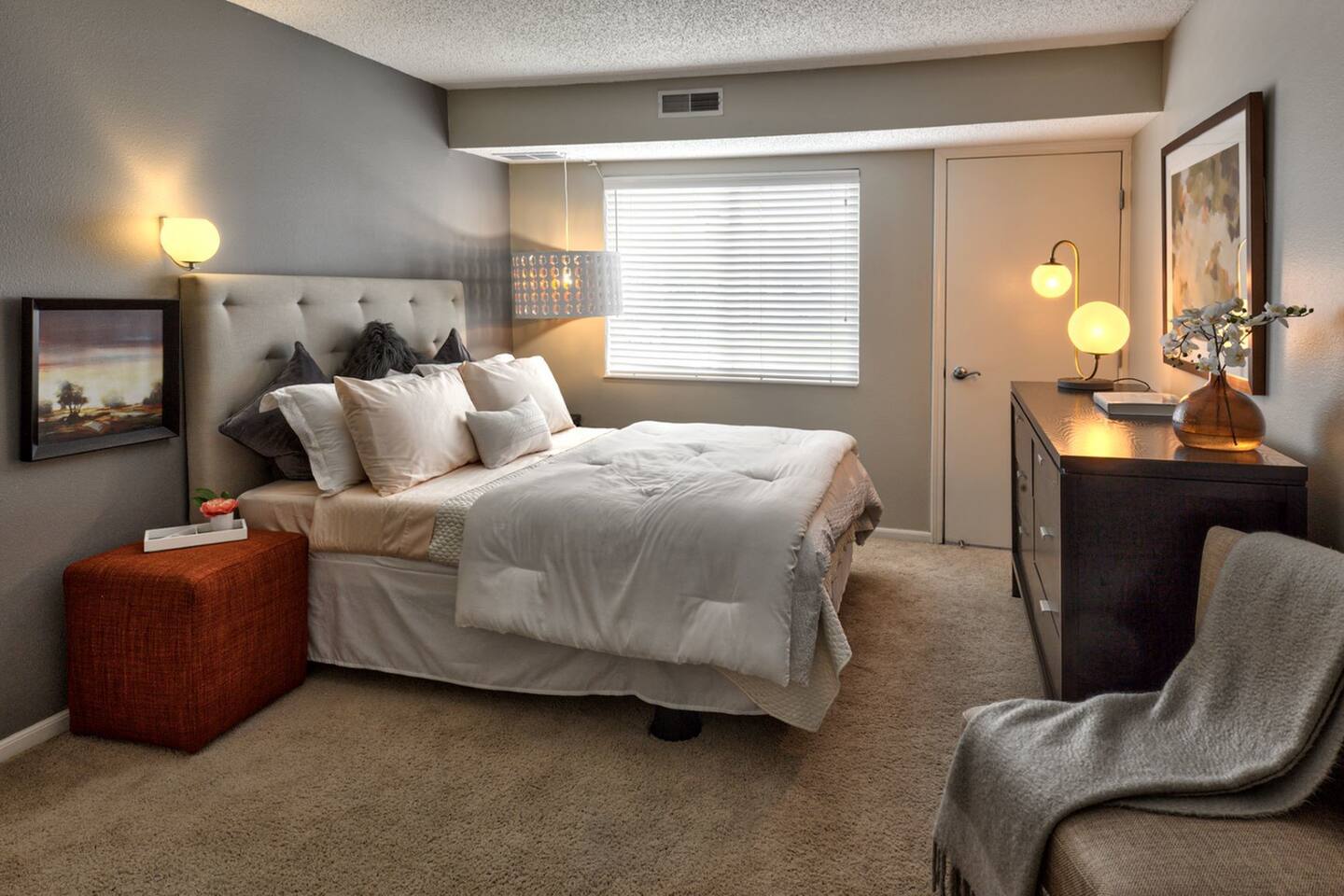 , an Airbnb-friendly apartment in Shakopee, MN