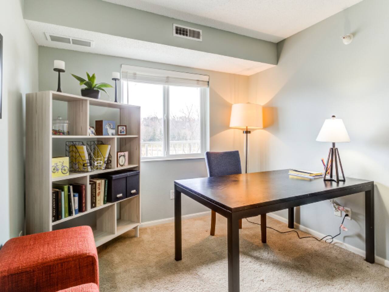 , an Airbnb-friendly apartment in Shakopee, MN