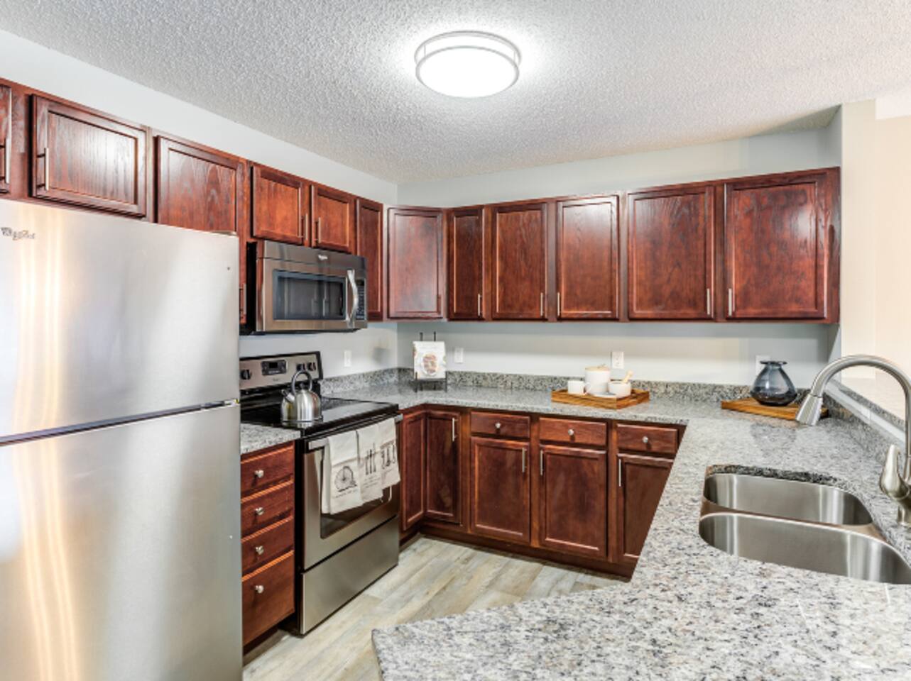 , an Airbnb-friendly apartment in Shakopee, MN