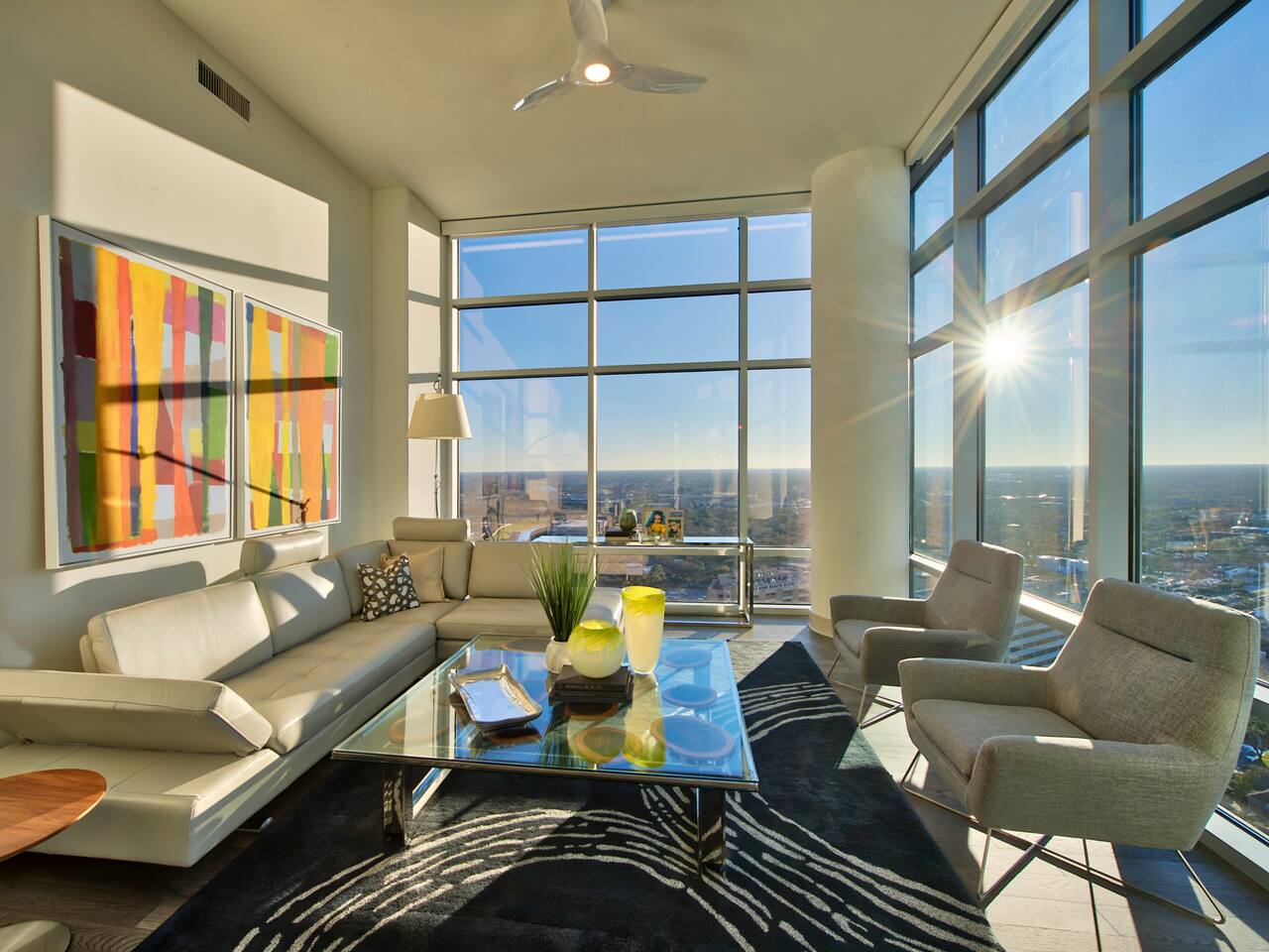 , an Airbnb-friendly apartment in Houston, TX