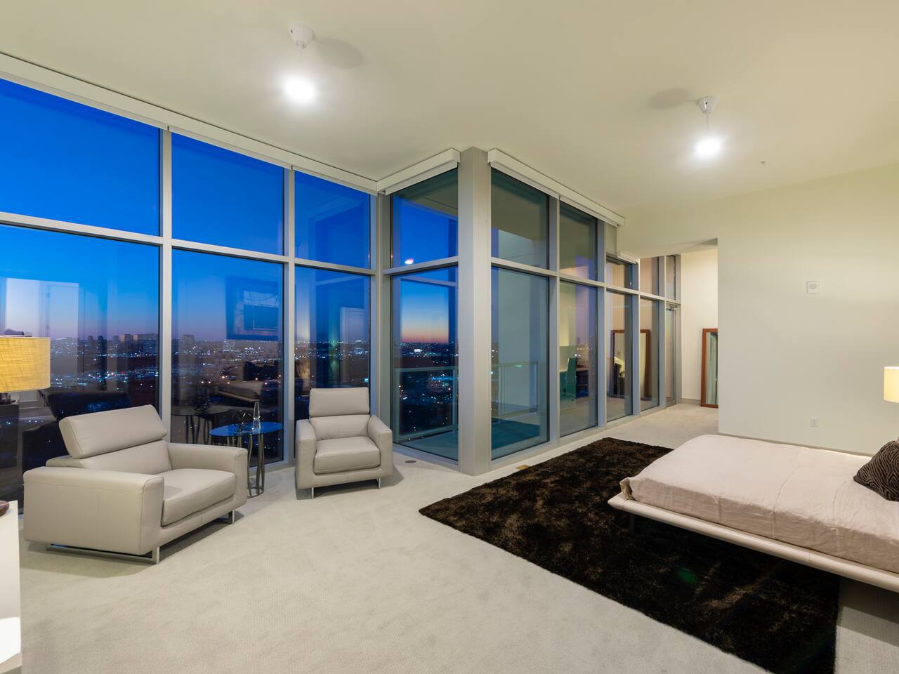 , an Airbnb-friendly apartment in Houston, TX