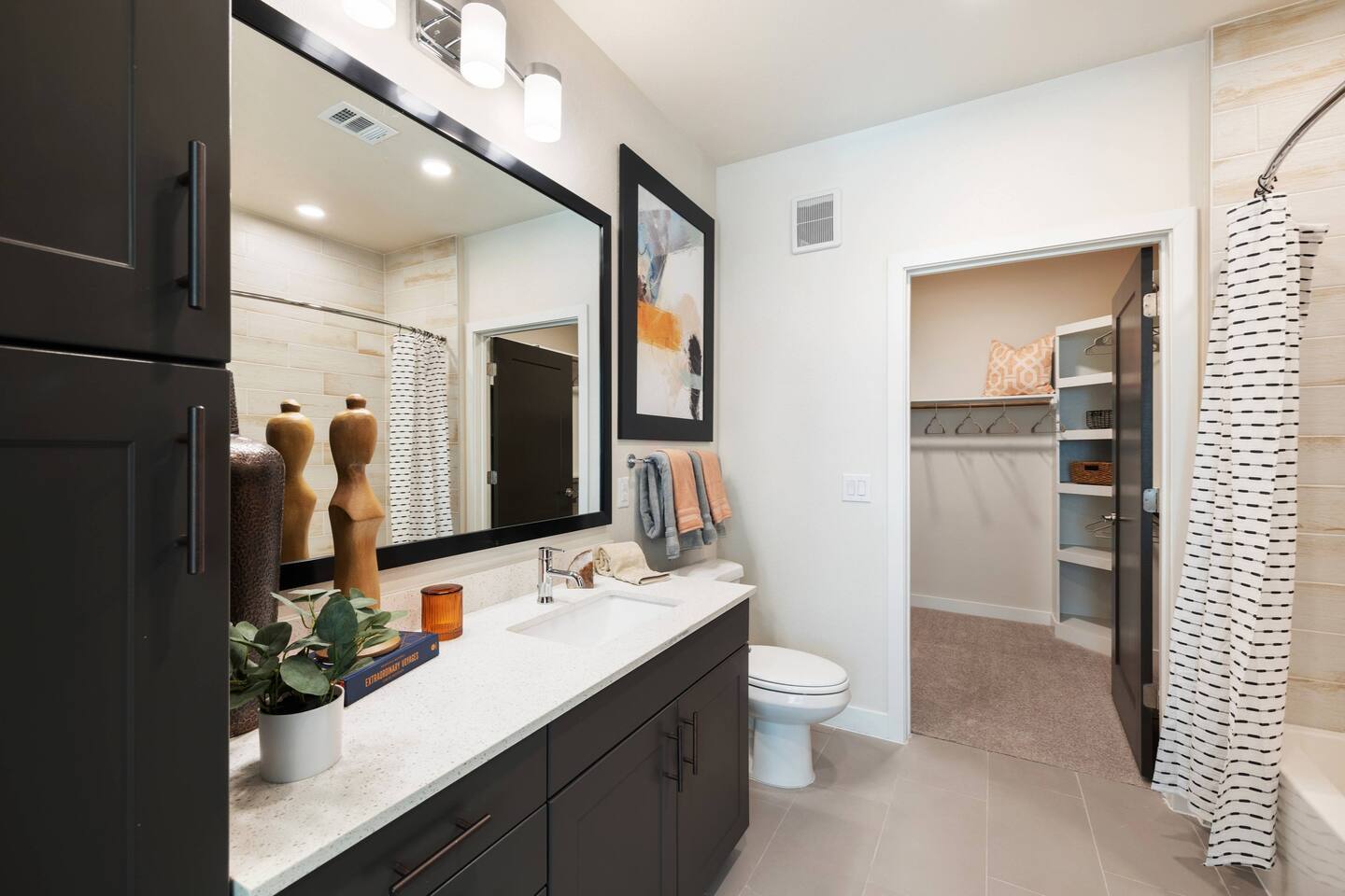 , an Airbnb-friendly apartment in Houston, TX