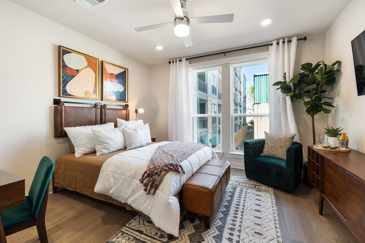 , an Airbnb-friendly apartment in Houston, TX