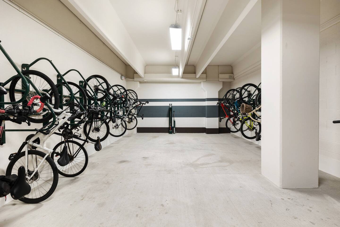 , an Airbnb-friendly apartment in Houston, TX