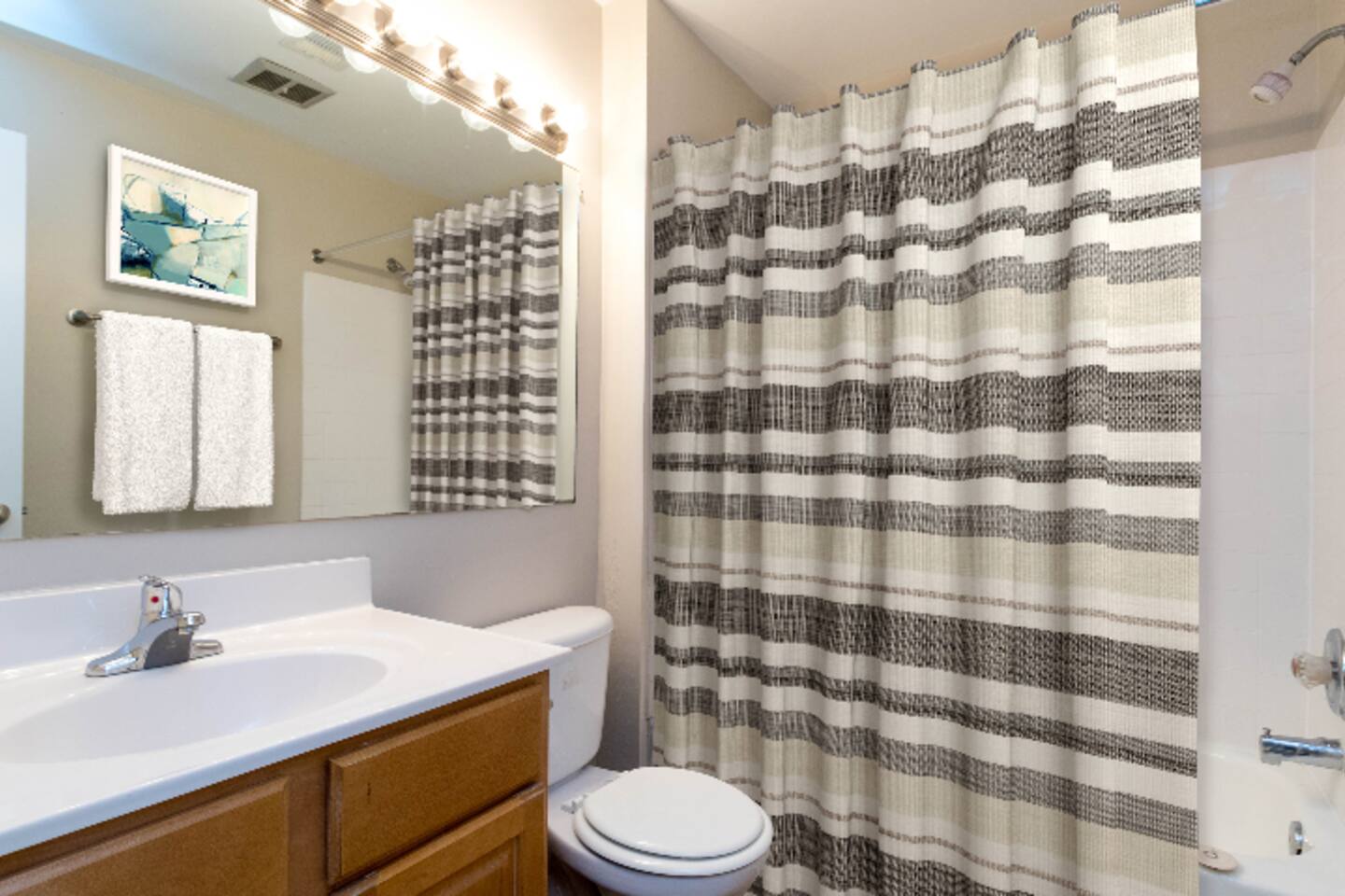 , an Airbnb-friendly apartment in Woodbridge, VA