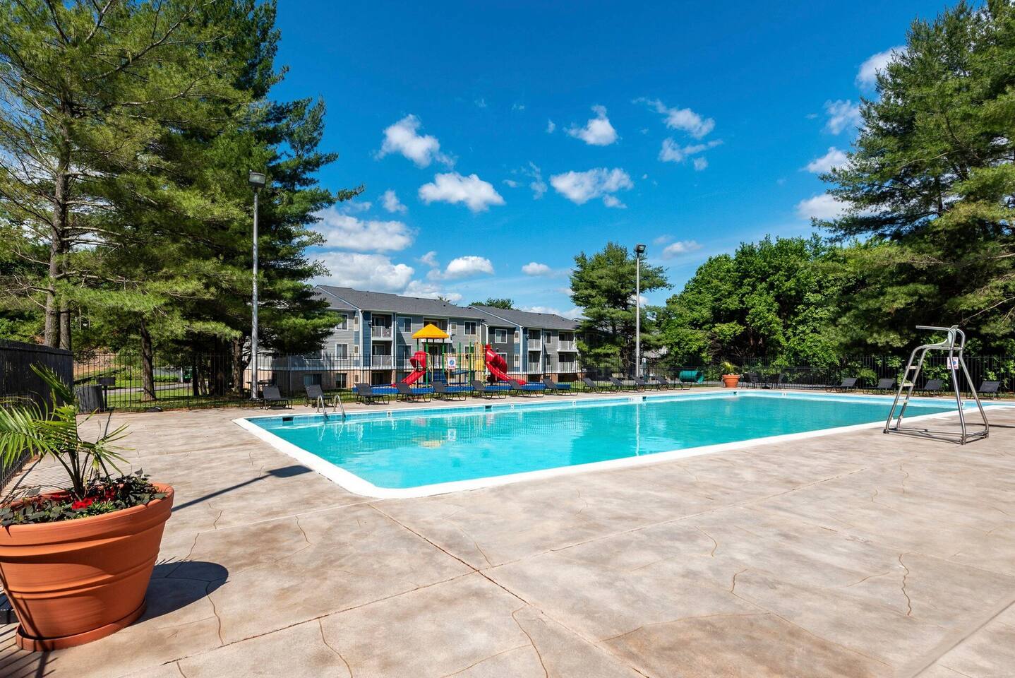 , an Airbnb-friendly apartment in Woodbridge, VA