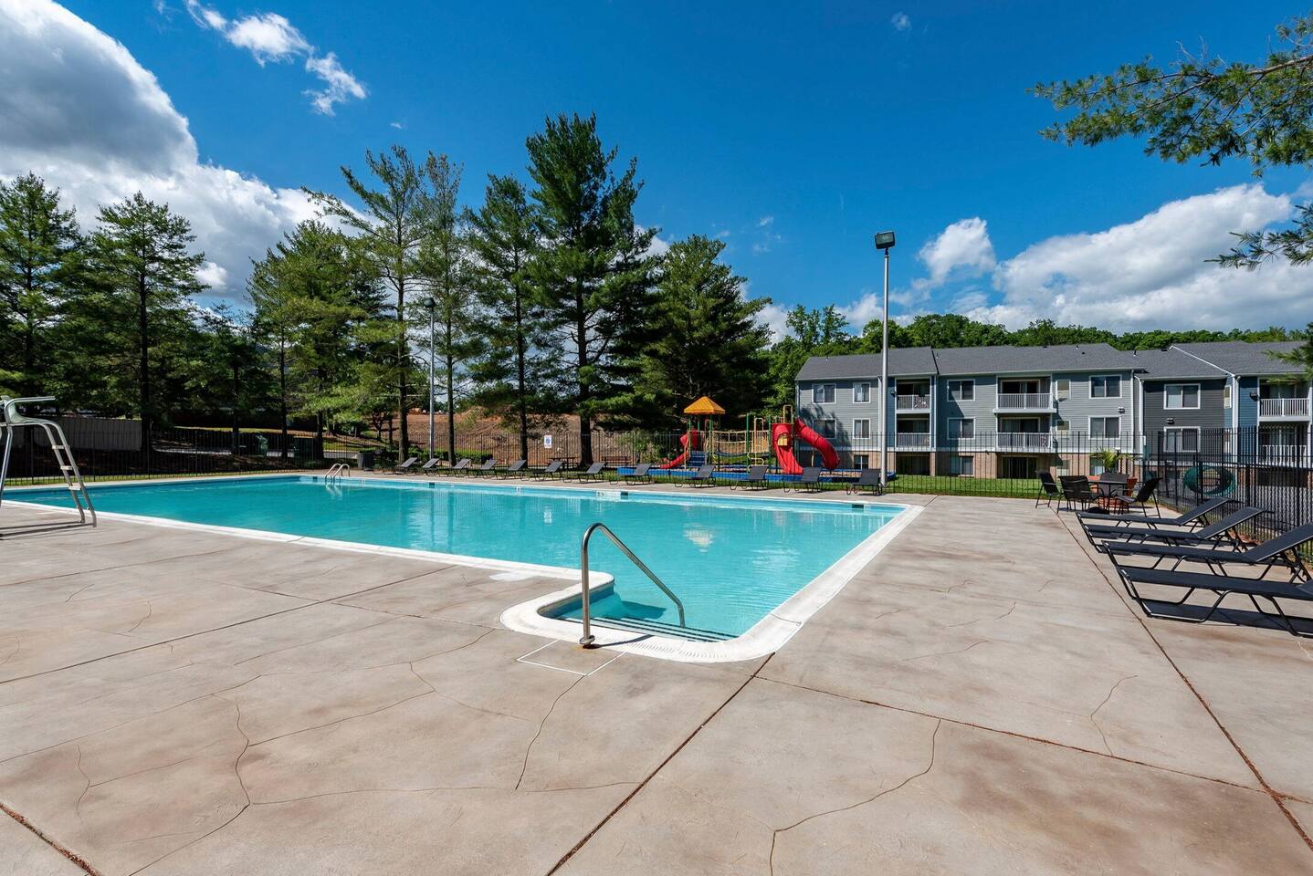 , an Airbnb-friendly apartment in Woodbridge, VA