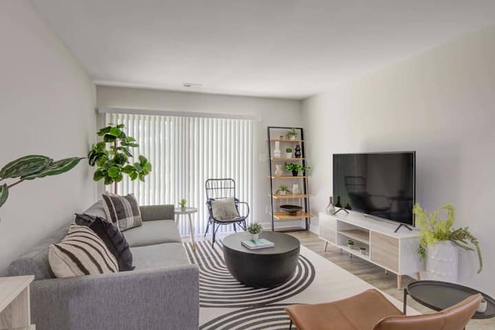 RGVtYW5kUGljdHVyZToxOTUxNjQ2NDc0