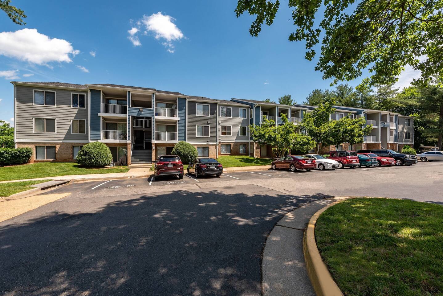 , an Airbnb-friendly apartment in Woodbridge, VA