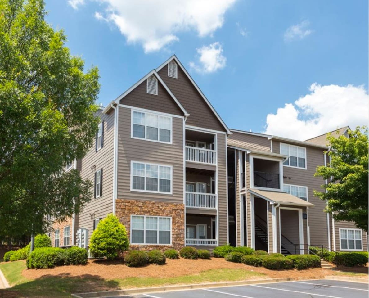 , an Airbnb-friendly apartment in Tucker, GA
