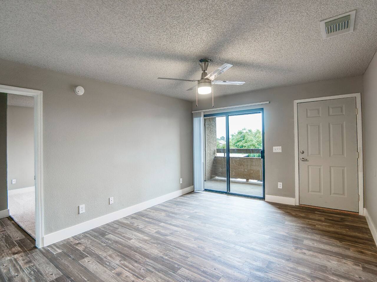 , an Airbnb-friendly apartment in Phoenix, AZ