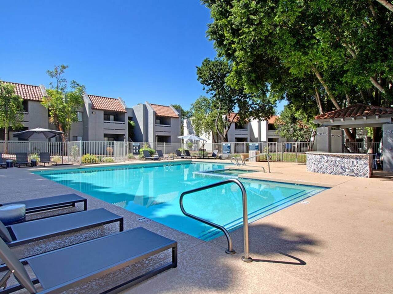 , an Airbnb-friendly apartment in Phoenix, AZ