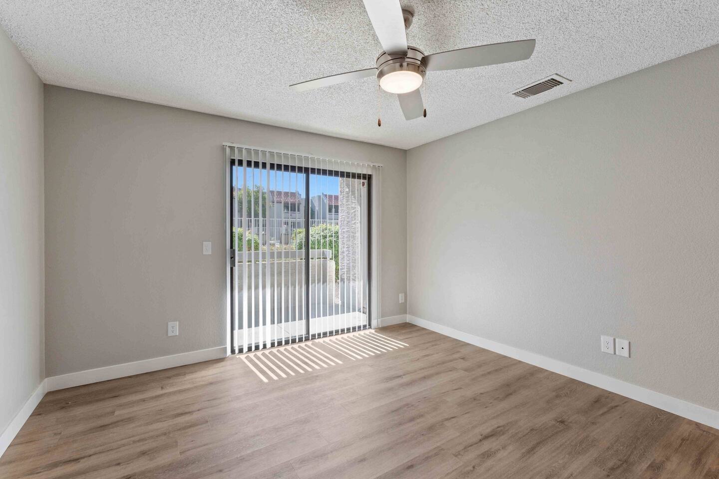 , an Airbnb-friendly apartment in Phoenix, AZ