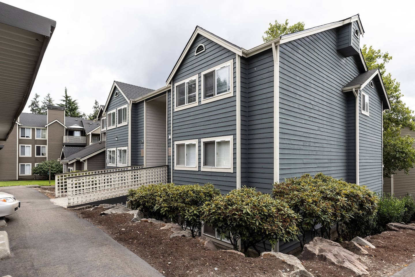 , an Airbnb-friendly apartment in Puyallup, WA