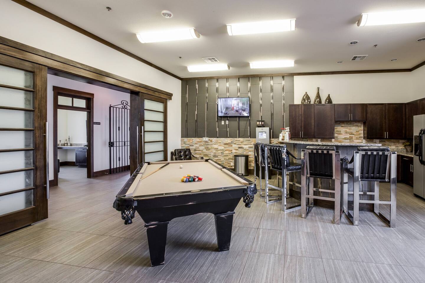 Alternate view of The Shores, an Airbnb-friendly apartment in Oklahoma City, OK