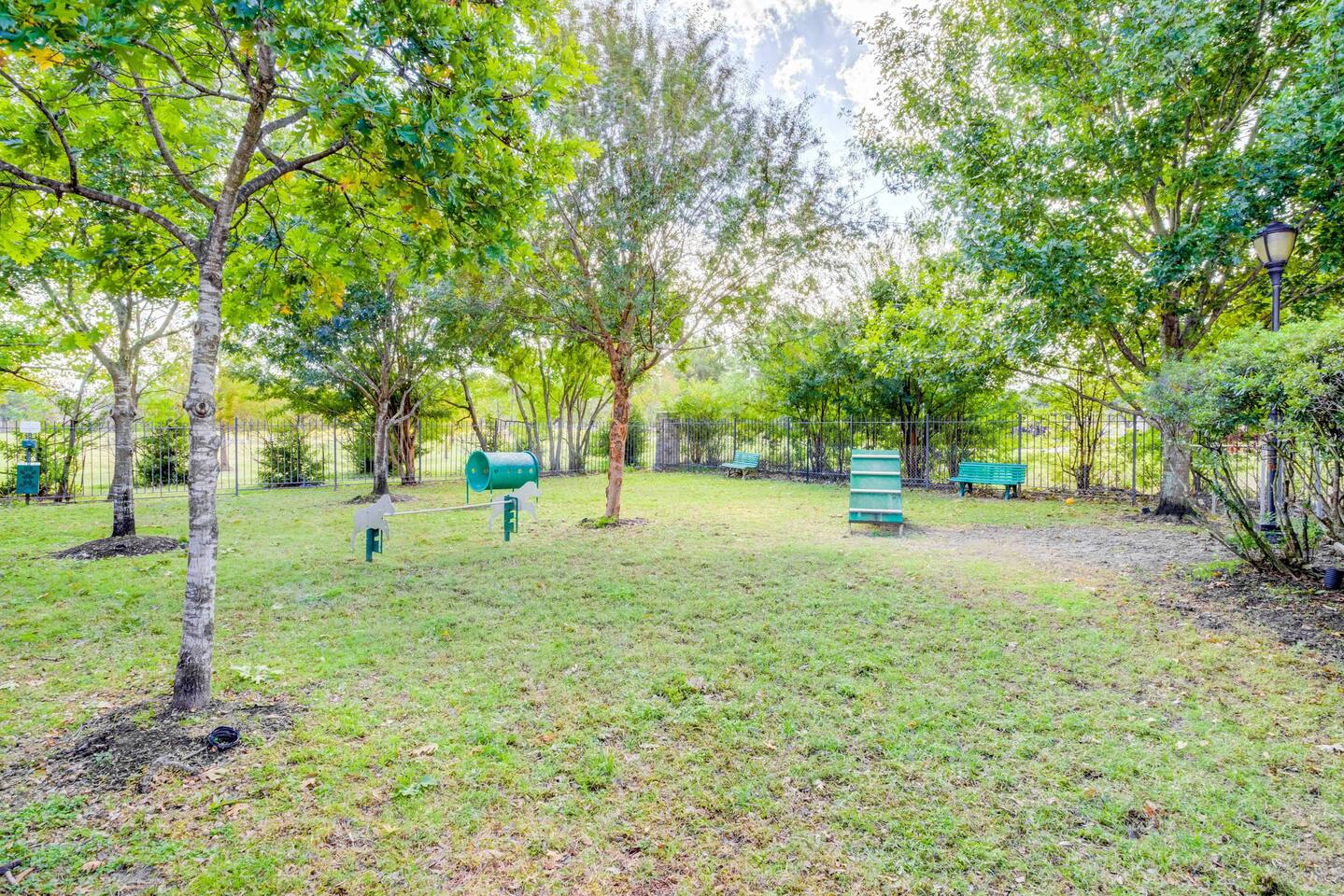, an Airbnb-friendly apartment in Cypress, TX