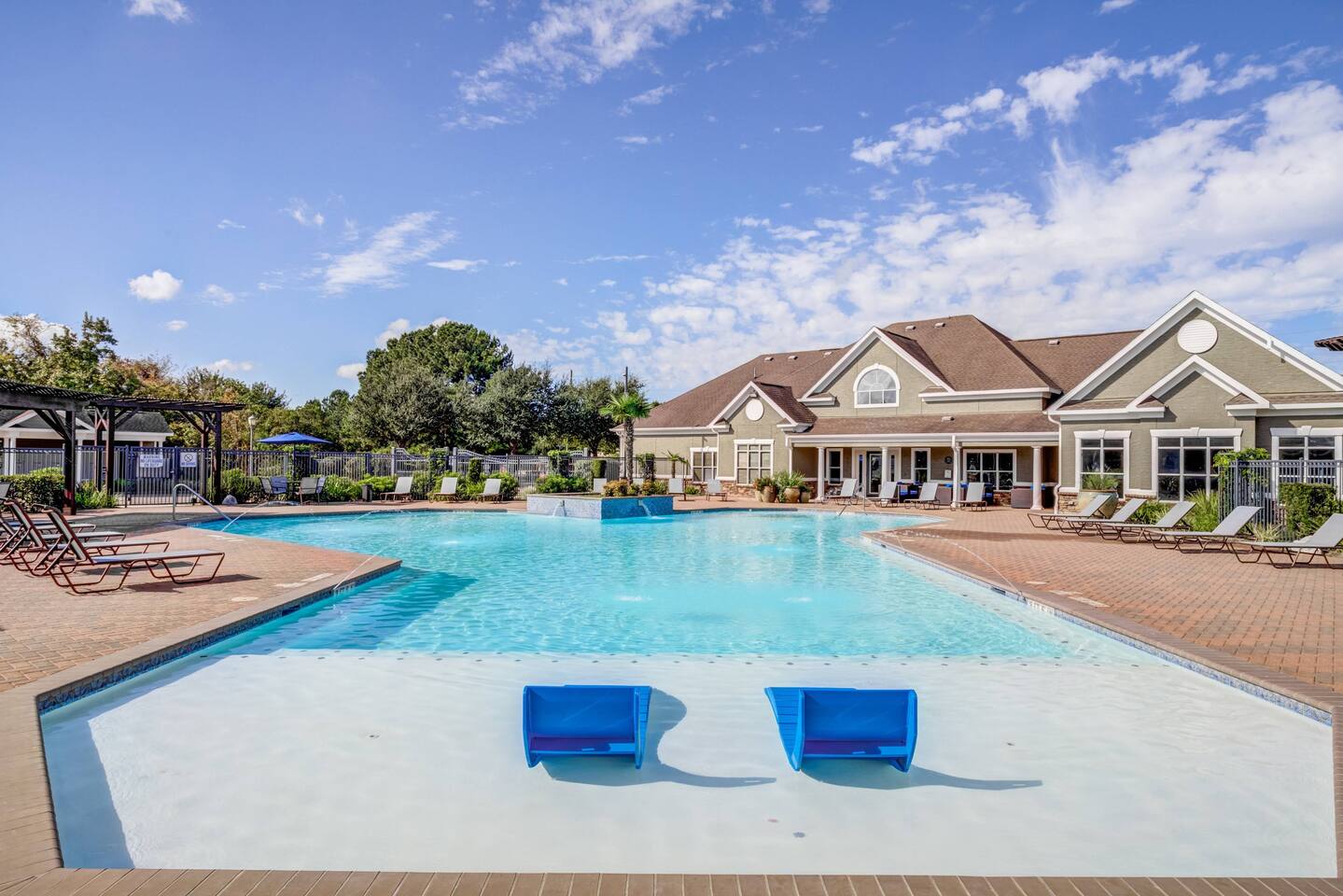 , an Airbnb-friendly apartment in Cypress, TX