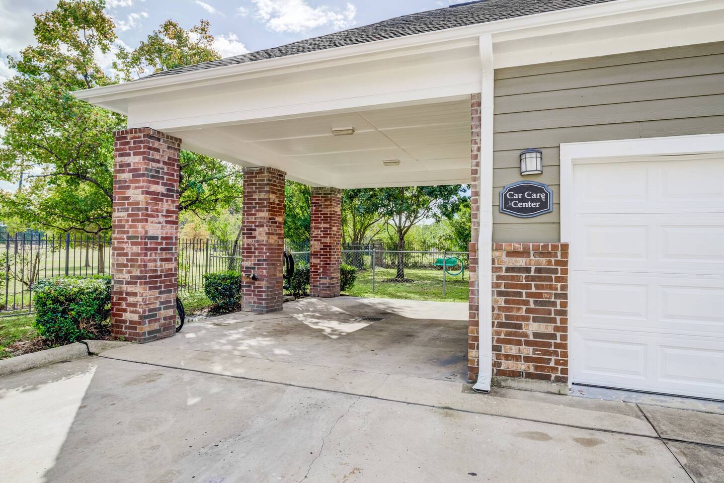 , an Airbnb-friendly apartment in Cypress, TX