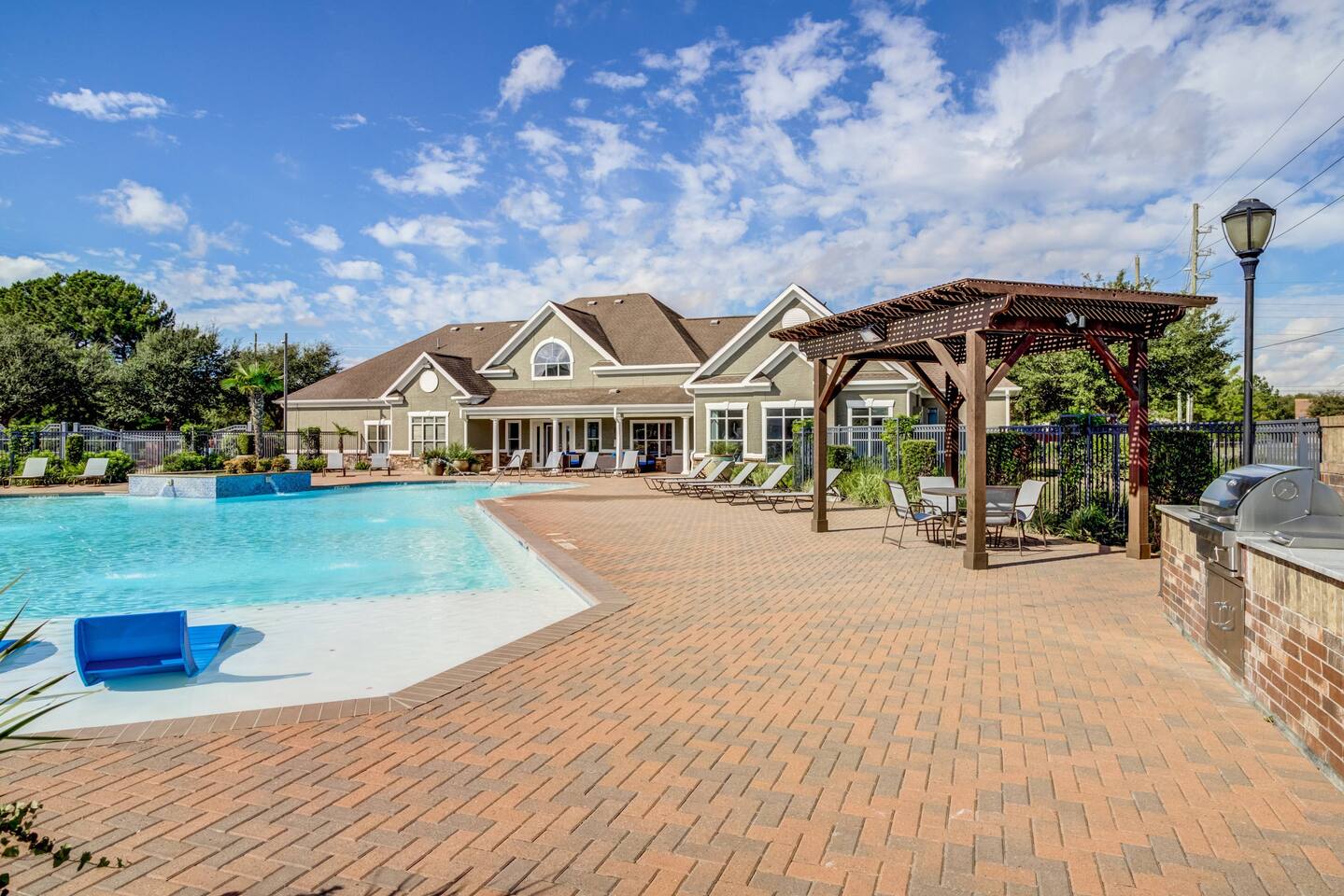 , an Airbnb-friendly apartment in Cypress, TX