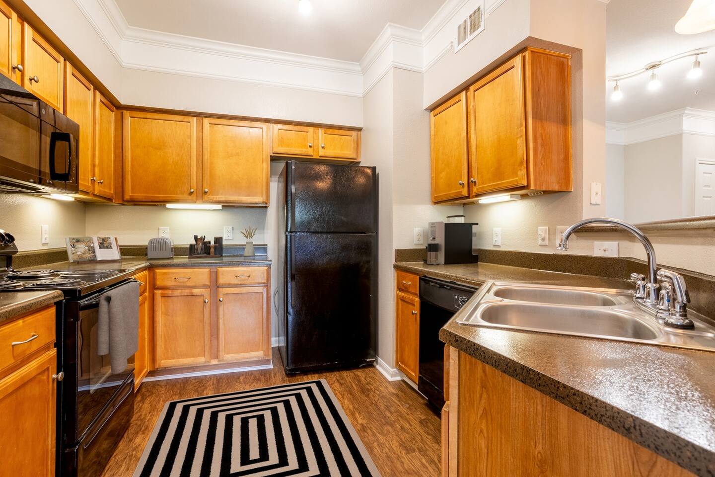 , an Airbnb-friendly apartment in Cypress, TX