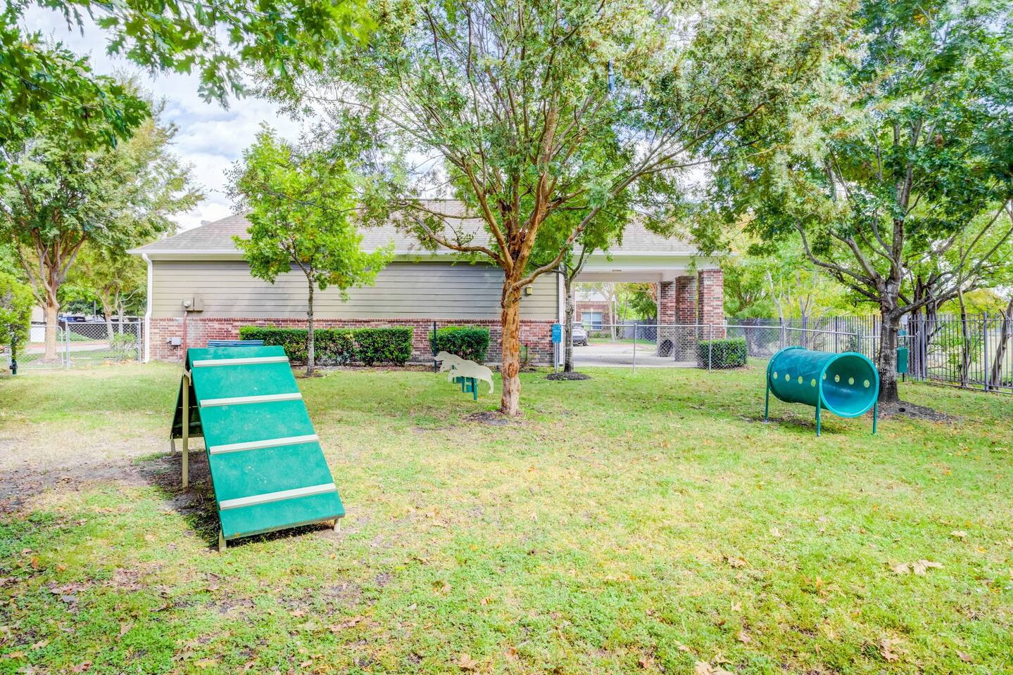 , an Airbnb-friendly apartment in Cypress, TX