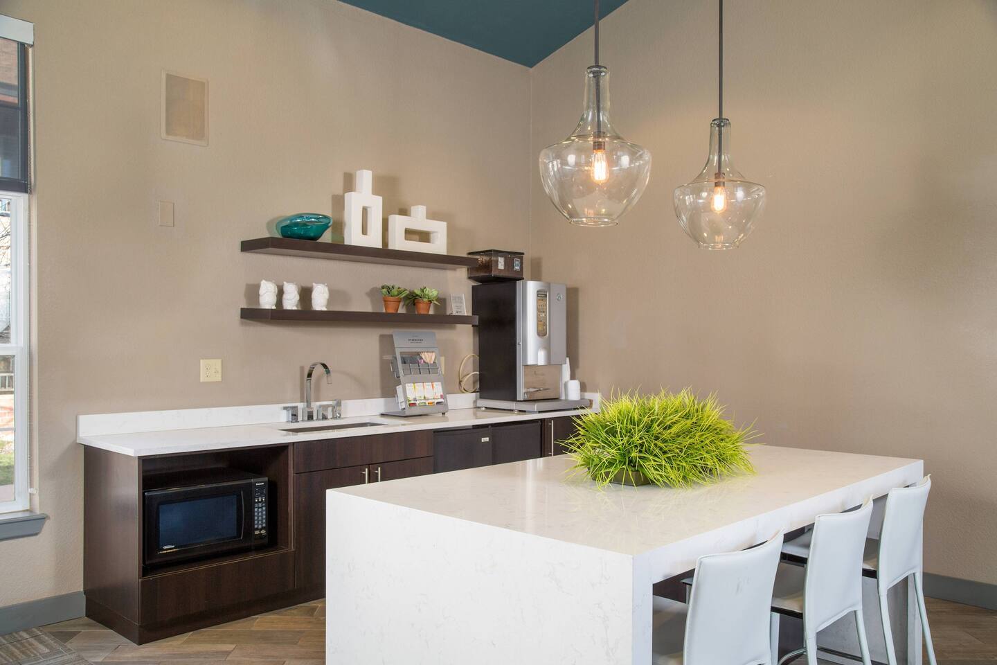, an Airbnb-friendly apartment in Aurora, CO