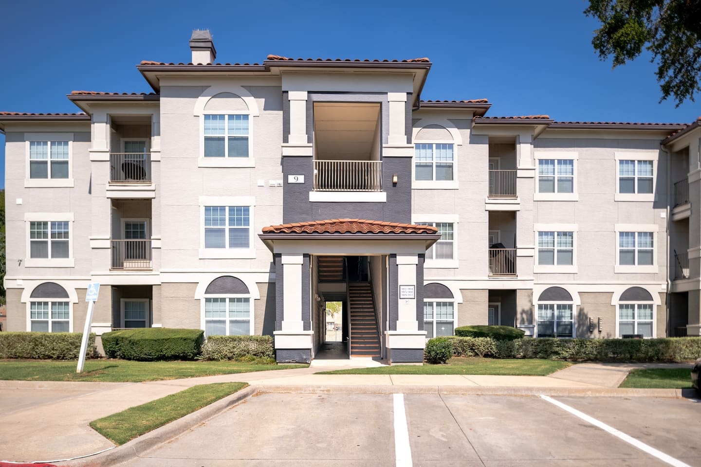 , an Airbnb-friendly apartment in Lewisville, TX