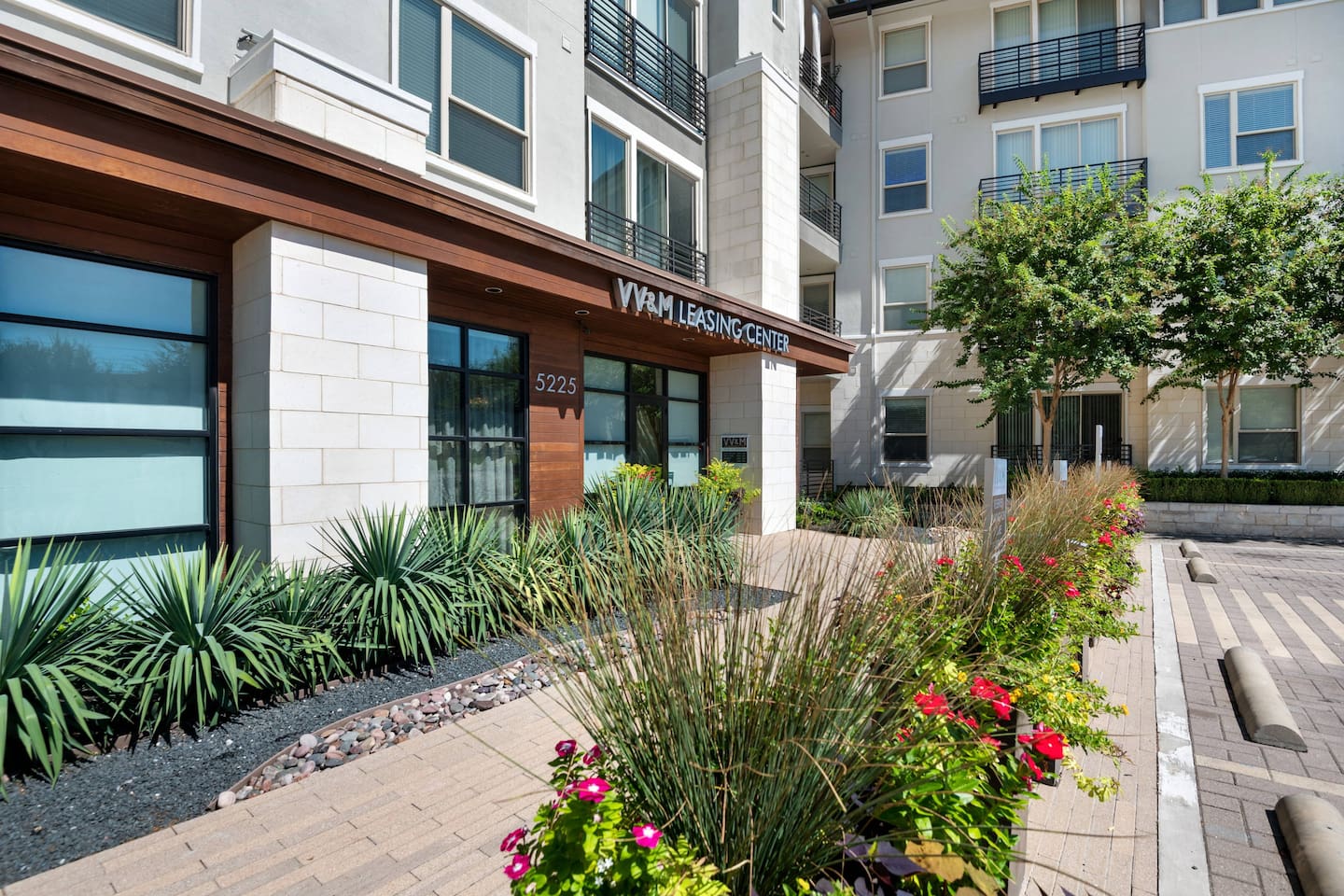 , an Airbnb-friendly apartment in Dallas, TX