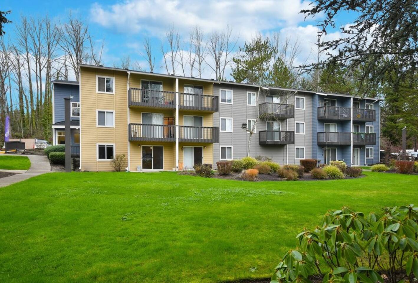 , an Airbnb-friendly apartment in Tukwila, WA