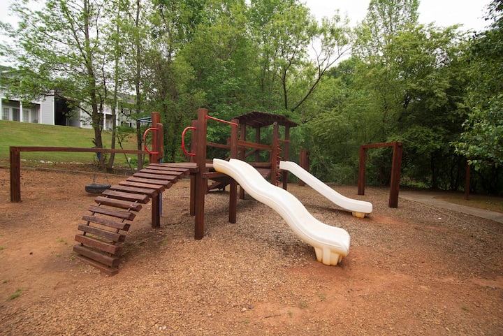 RGVtYW5kUGljdHVyZToxOTUxNTg2MjM1