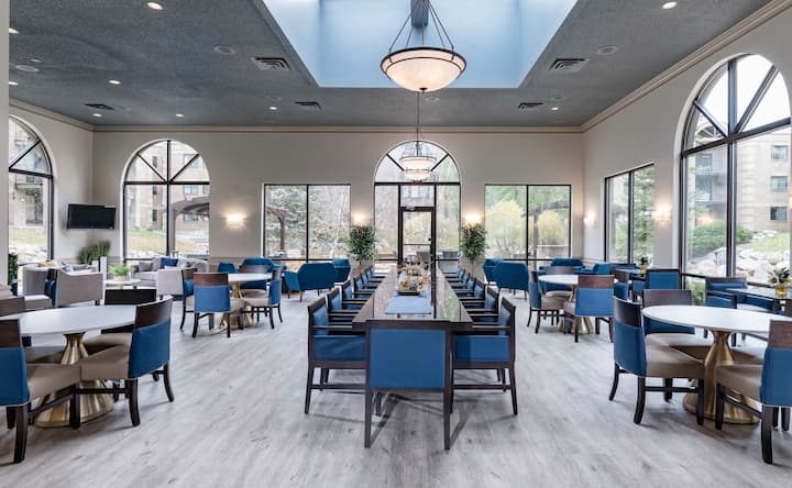 RGVtYW5kUGljdHVyZToxOTU1ODIwNzc2