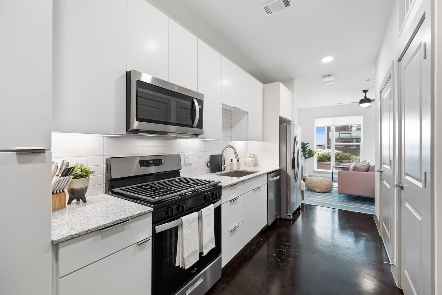 , an Airbnb-friendly apartment in Houston, TX
