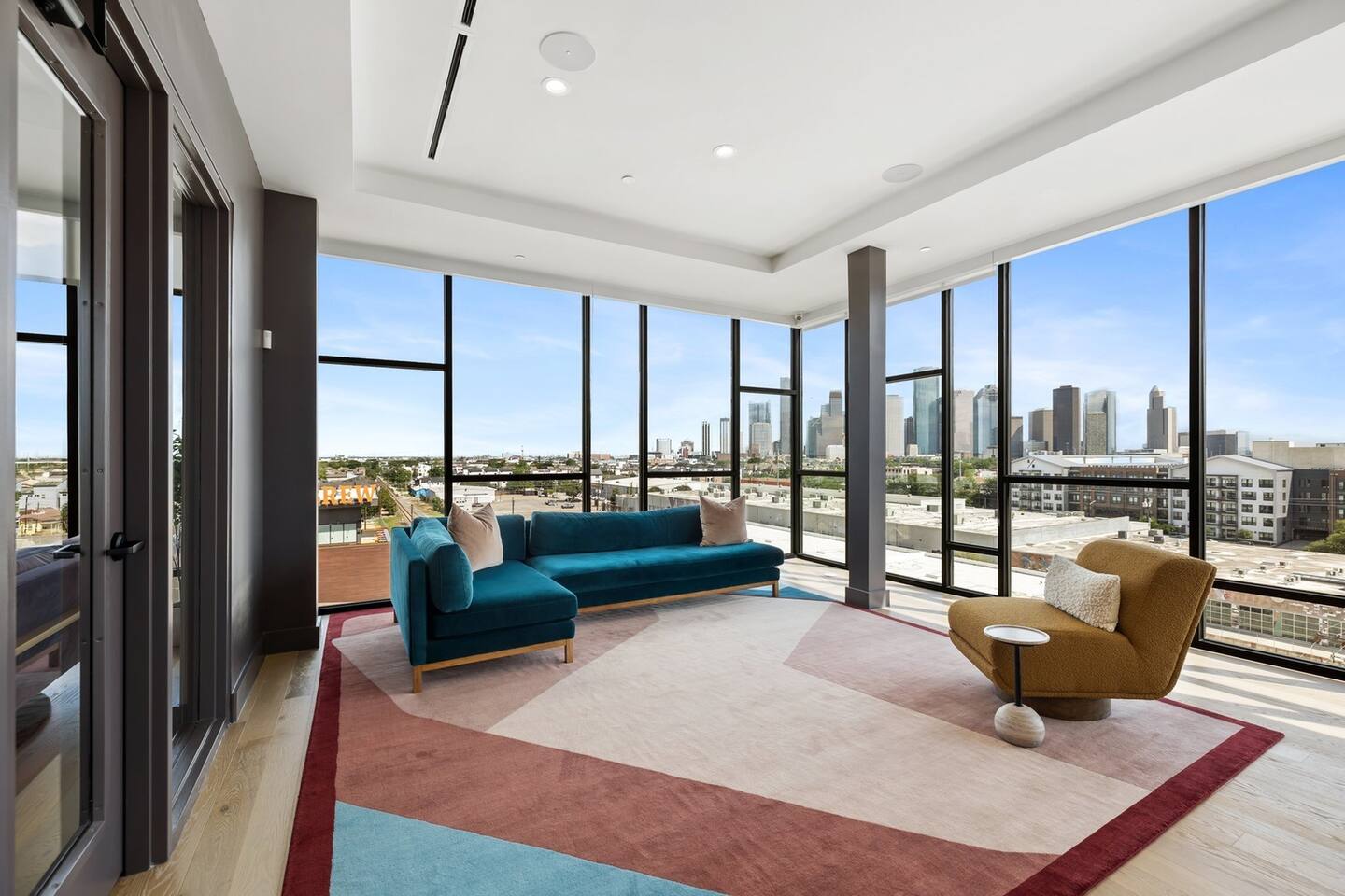 , an Airbnb-friendly apartment in Houston, TX