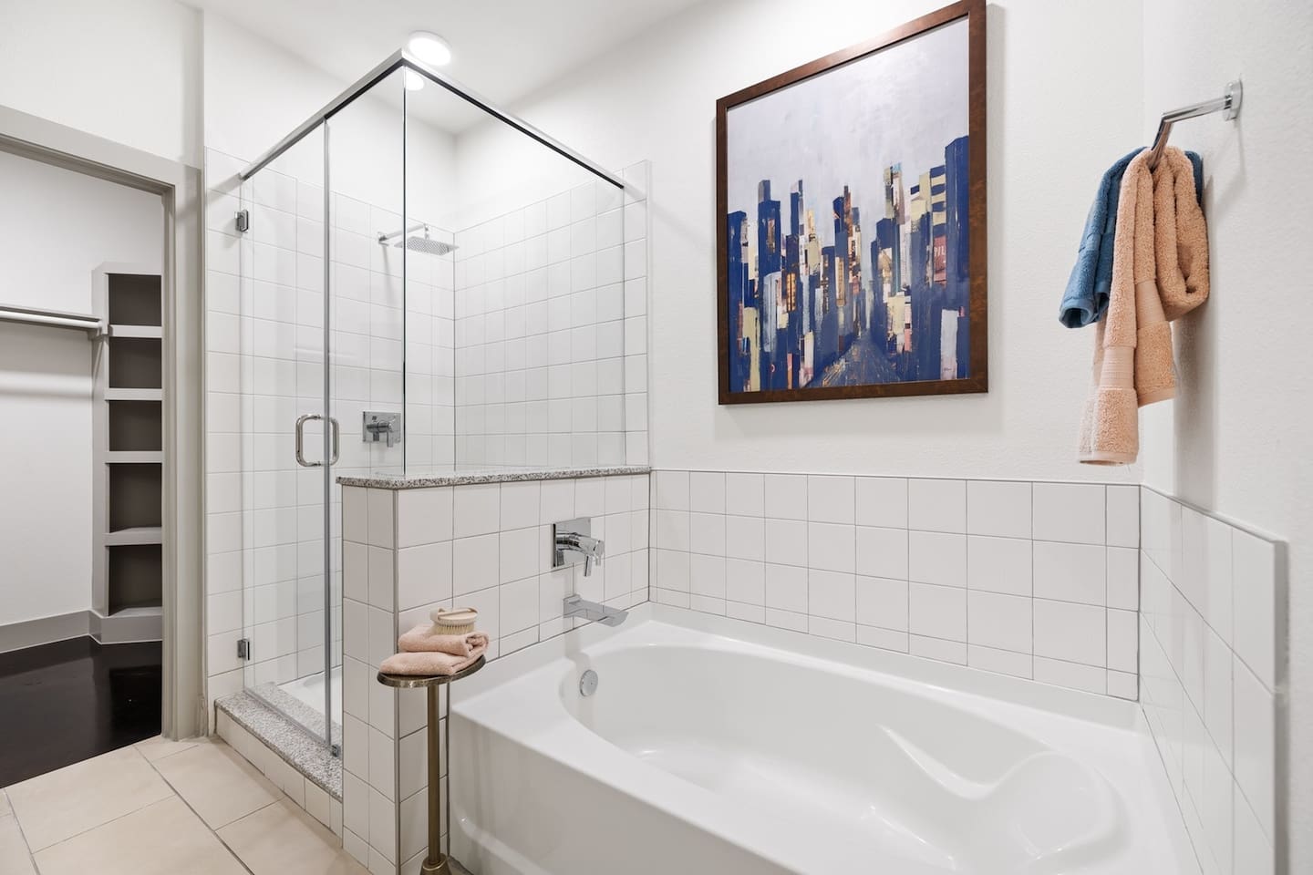 , an Airbnb-friendly apartment in Houston, TX