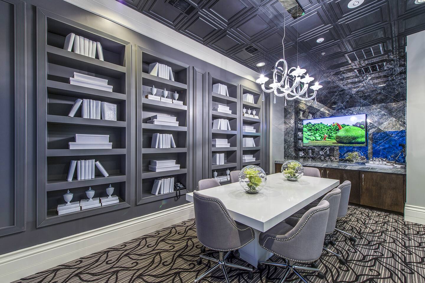 , an Airbnb-friendly apartment in Houston, TX
