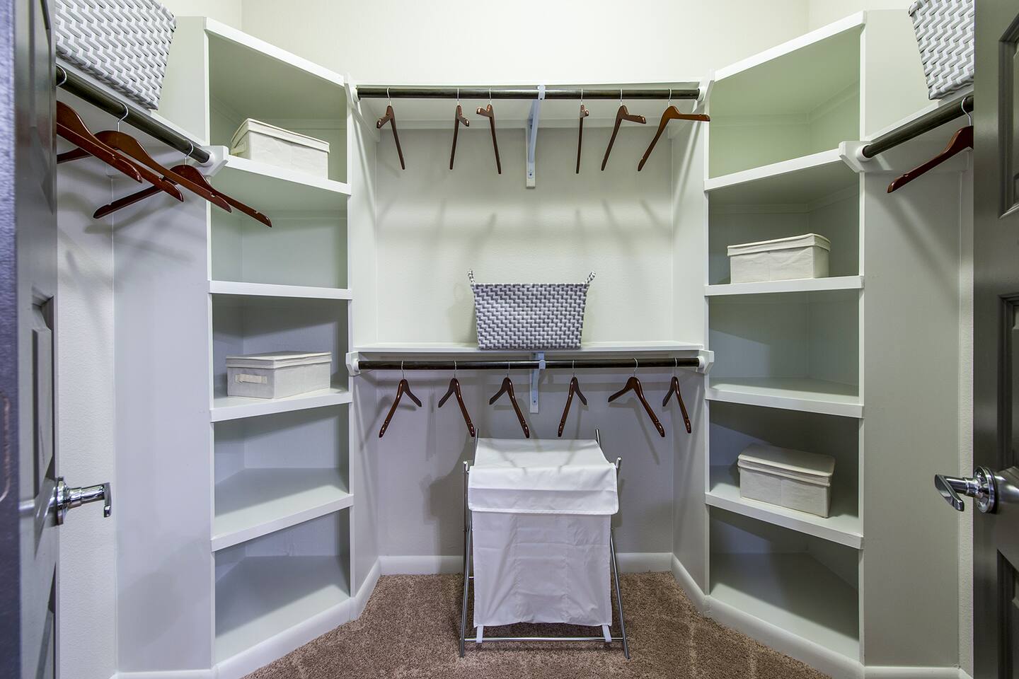 , an Airbnb-friendly apartment in Houston, TX