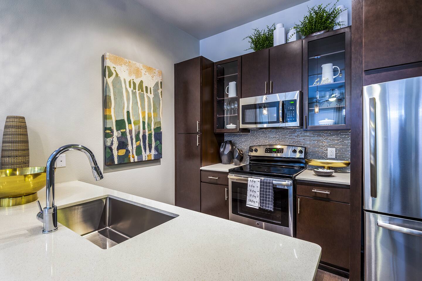, an Airbnb-friendly apartment in Houston, TX