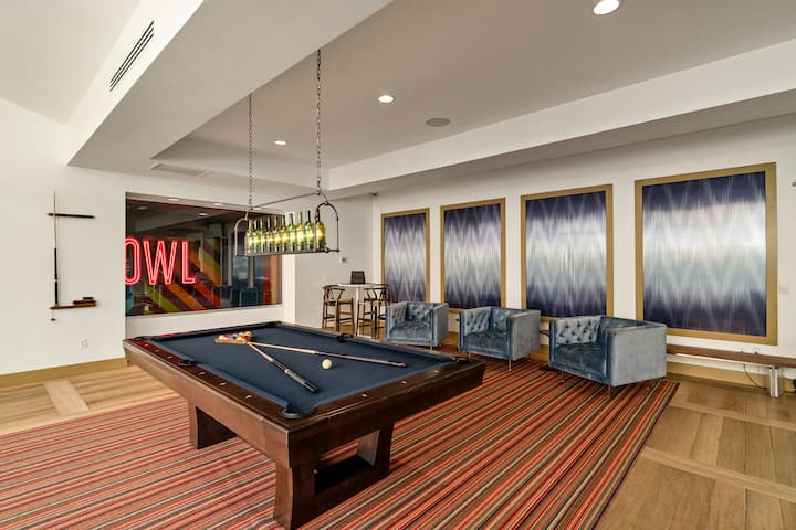 RGVtYW5kUGljdHVyZToyMDI5NzM0MDU0